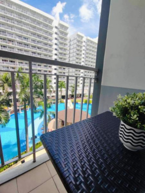 Icy CondoTel in Shell Residences